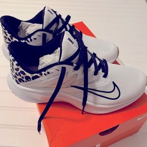 Women’s Nike Sneaker